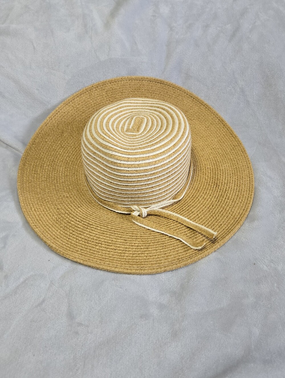 🟢 Wide Brim Straw Sun Hat with Contrast Trim - Tan